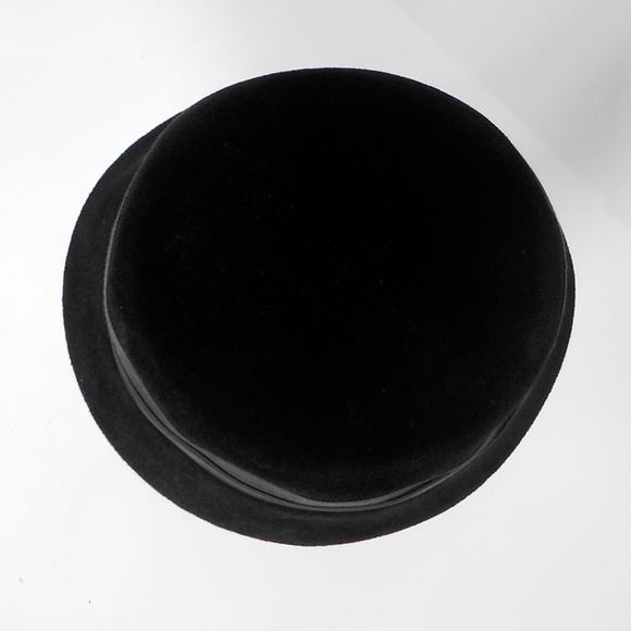VTG Jo Lyn Black Velvet Bucket Cloche Hat Ribbon Satin Band FLAW MISSING BOW main image 6